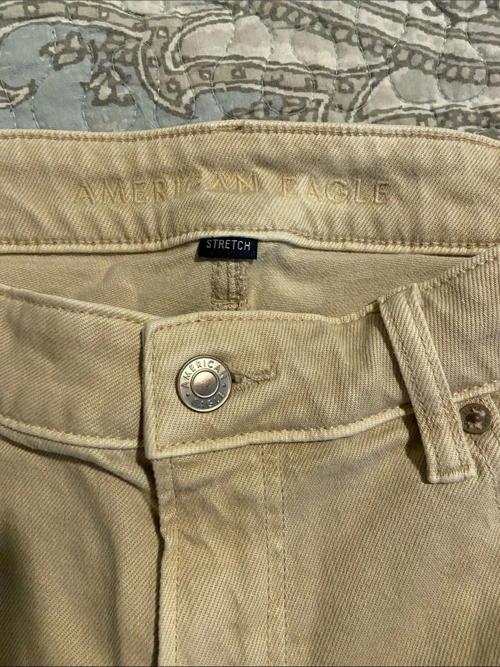 American Eagle Baggy Khaki Shorts